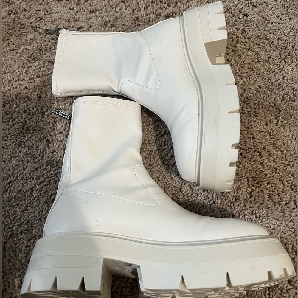 GUESS BOOTS